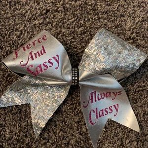 Cheer bow